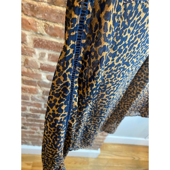 Banana Republic Knit Keyhole Animal Print Blouse - Picture 4 of 16